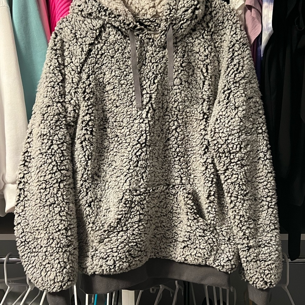 NWOT Thread & Supply Sherpa hoodie